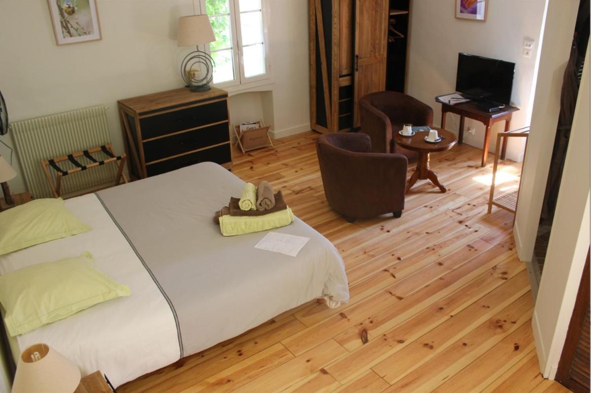 Domaine De La Carriere Bed & Breakfast Sumene Bagian luar foto