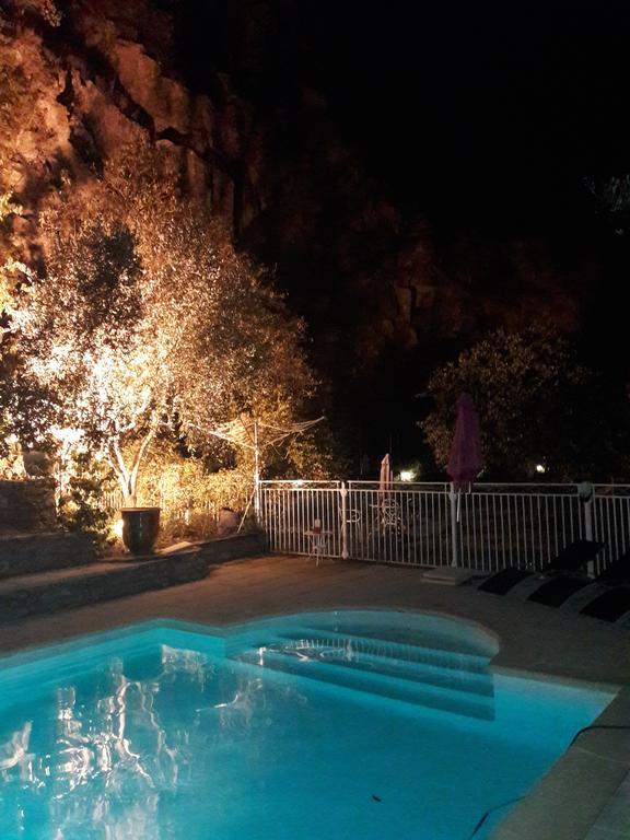 Domaine De La Carriere Bed & Breakfast Sumene Bagian luar foto